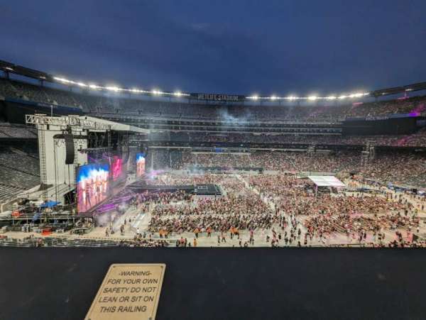 MetLife Stadium, section: 241, row: 1, seat: 23
