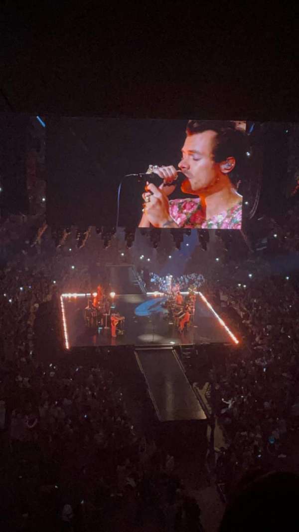 Madison Square Garden, section: 417, row: 4, seat: 1