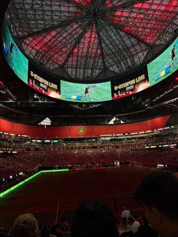Mercedes-Benz Stadium, section: 102