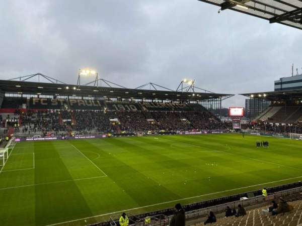 Millerntor-Stadion, section: H2, row: 22, seat: 11