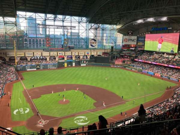 Daikin Park, section: 422, row: 4, seat: 4