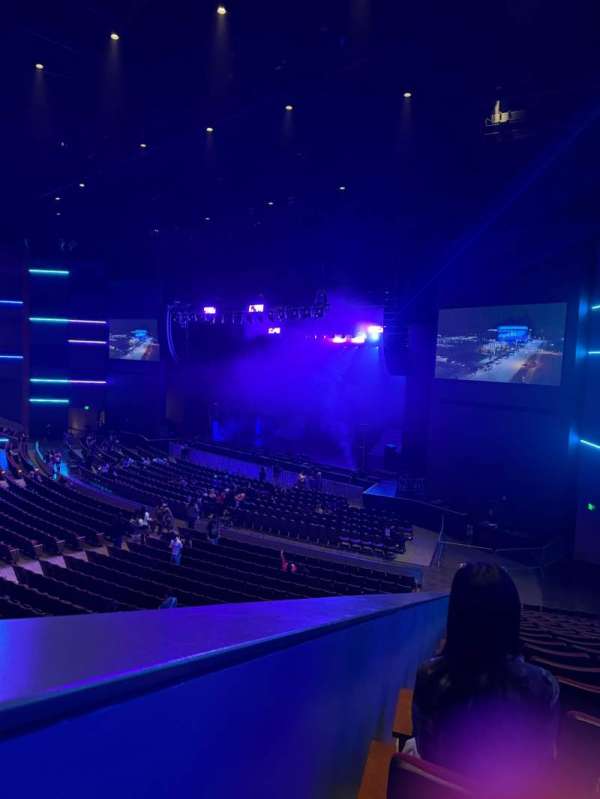 Smart Financial Centre, section: 105, row: HH, seat: 1