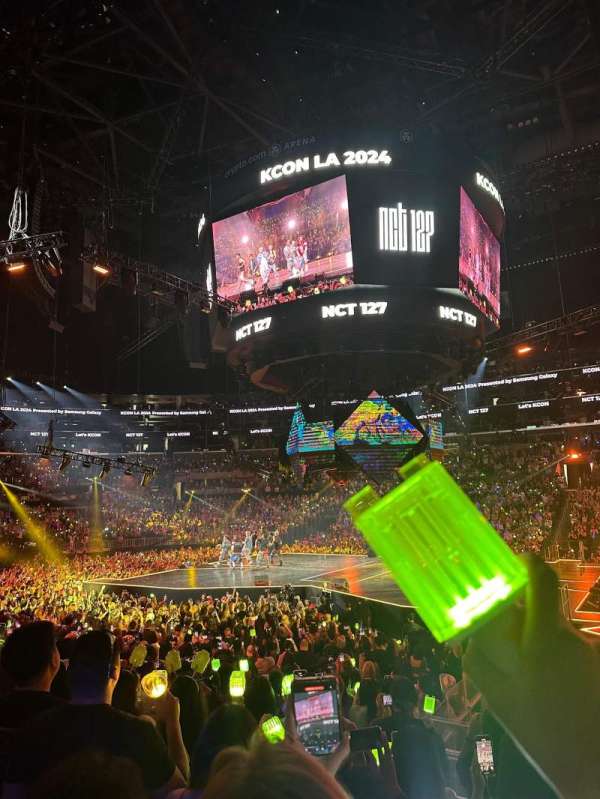 Crypto.com Arena, section: 118, row: 15, seat: 9