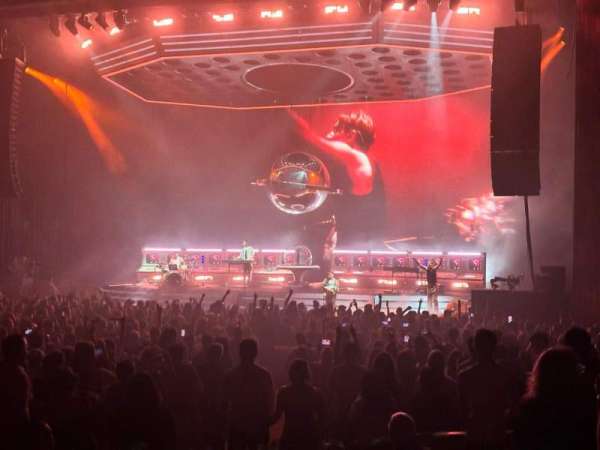 TD Pavilion at the Mann, section: Main 400, row: AA, seat: 409