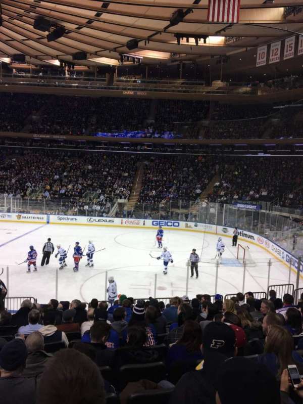 Madison Square Garden, section: 109, row: 14, seat: 6