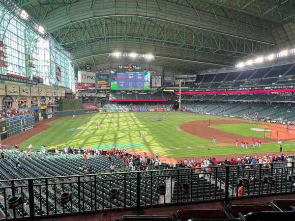 Daikin Park, section: 208, row: 3, seat: 5