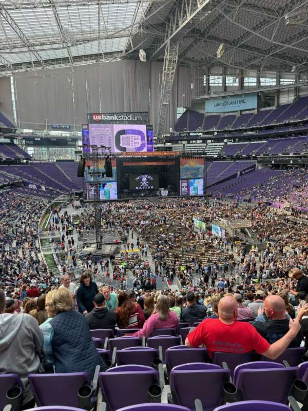 U.S. Bank Stadium, section: 122, row: 41, seat: 10