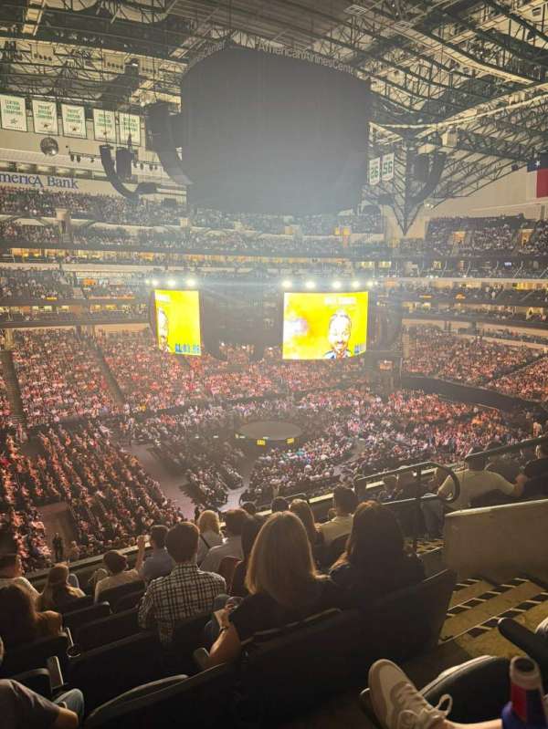 American Airlines Center, section: 220, row: H, seat: 5