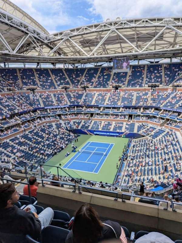 Arthur Ashe Stadium, section: 303, row: H, seat: 11