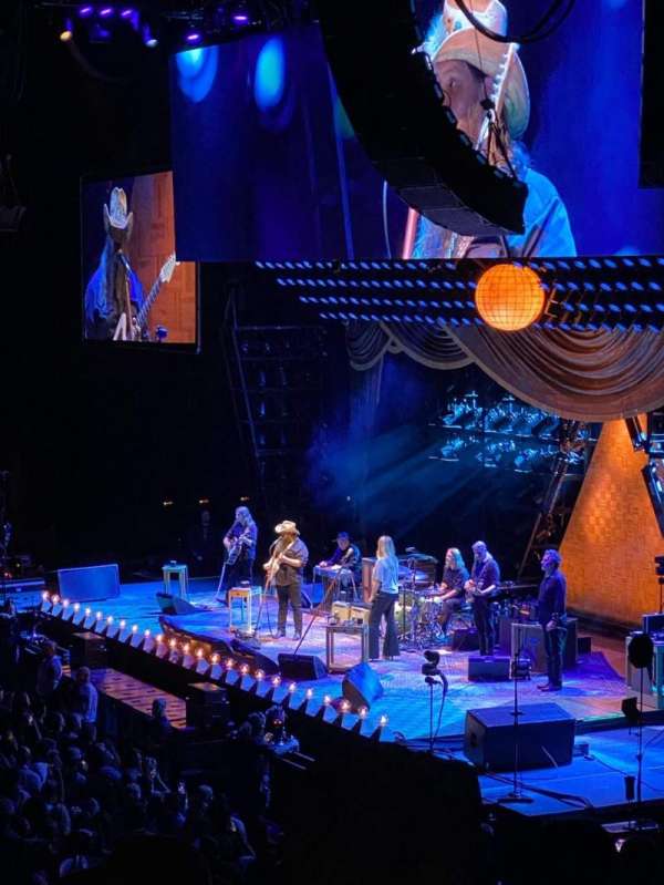 CFG Bank Arena, section: 102, row: R