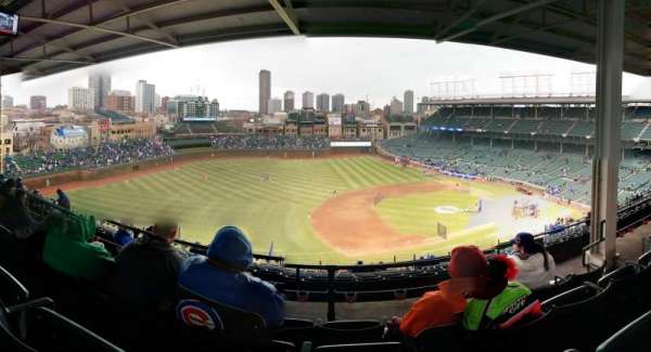 Wrigley Field, section: 410L, row: 4, seat: 106