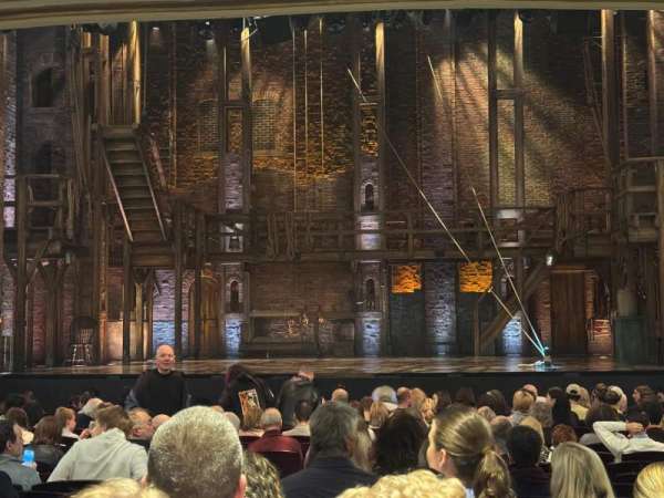 Victoria Palace Theatre, section: Stalls, row: R, seat: 23