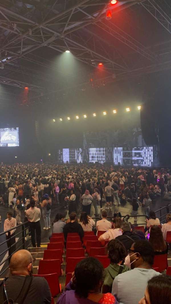 Zénith Paris, section: Q, row: 16, seat: 242