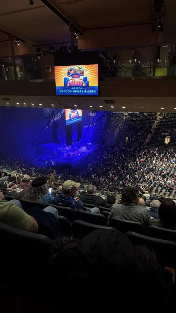 Madison Square Garden, section: 225, row: 21, seat: 15