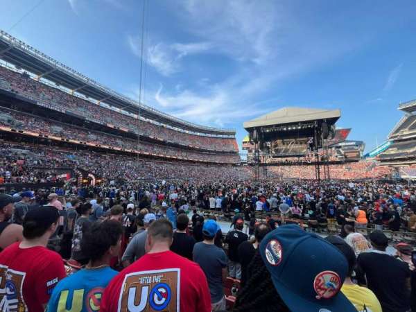 Huntington Bank Field, section: 147, row: 4, seat: 12