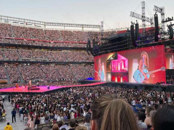 Levi's Stadium, section: C138, row: 14, seat: 14