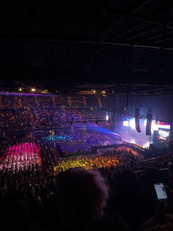 Kia Forum, section: 208, row: 17, seat: 5