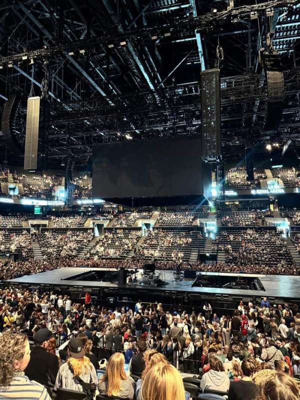 Royal Arena, section: 104, row: 21