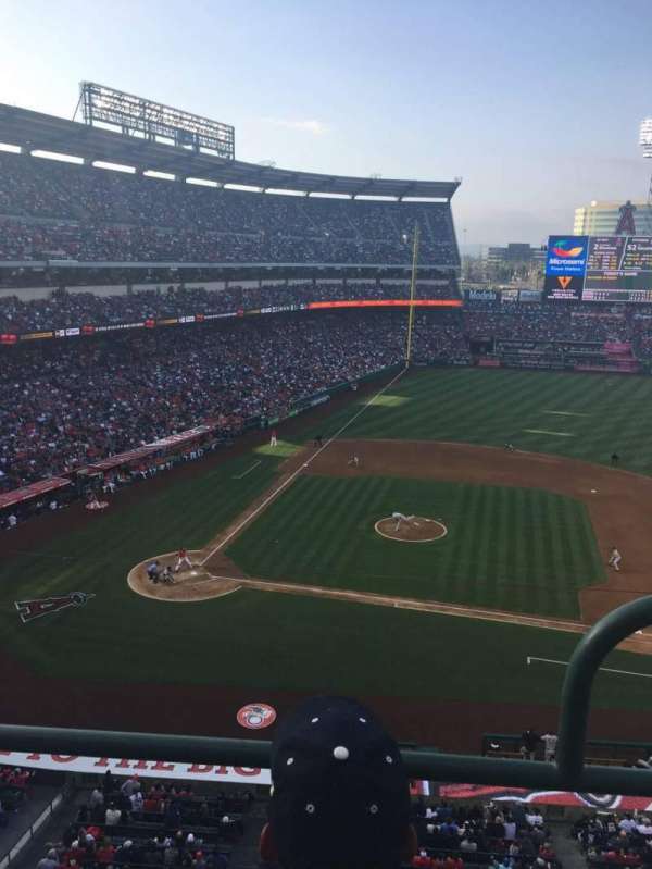 Angel Stadium, section: 425, row: BB, seat: 9