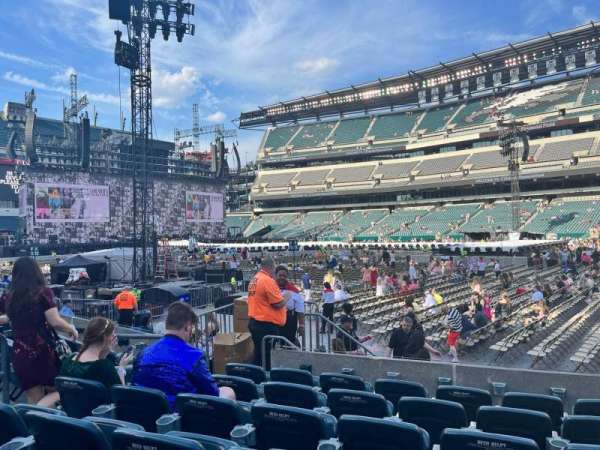 Lincoln Financial Field, section: 104, row: 6, seat: 14