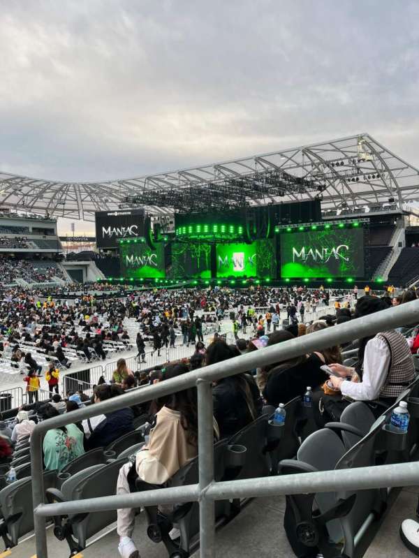 BMO Stadium, section: 115, row: Q, seat: 1