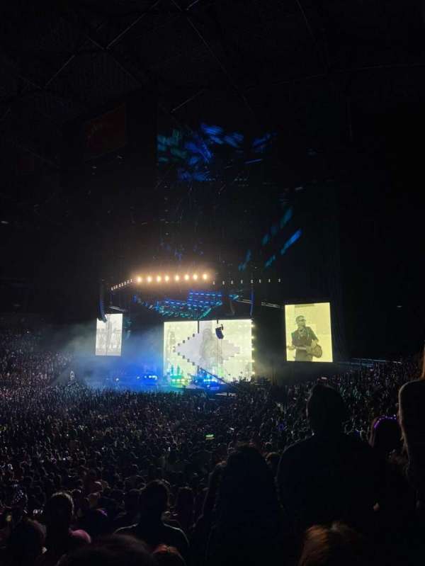 Palacio de los Deportes, section: D12, row: F