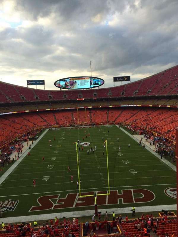 Arrowhead Stadium, section: 313, row: 3, seat: 4