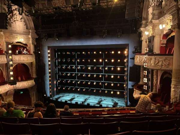 Shaftesbury Theatre, section: Royal Circle, row: G, seat: 8