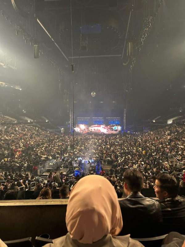 Crypto.com Arena, section: 207, row: 3, seat: 4