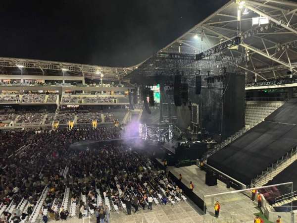 BMO Stadium, section: 210, row: C, seat: 3