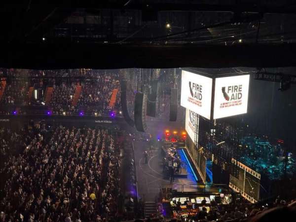 Kia Forum, section: 211, row: 20, seat: 1