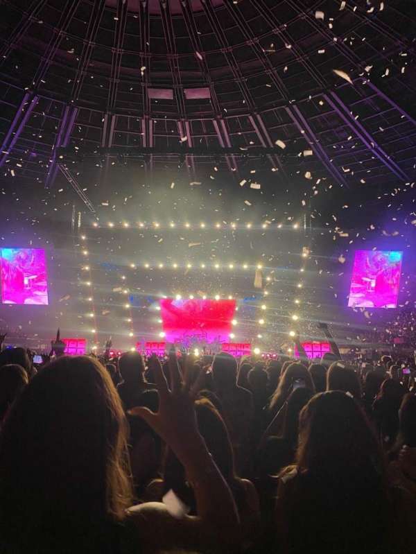 Kia Forum, section: H, row: 12, seat: 13
