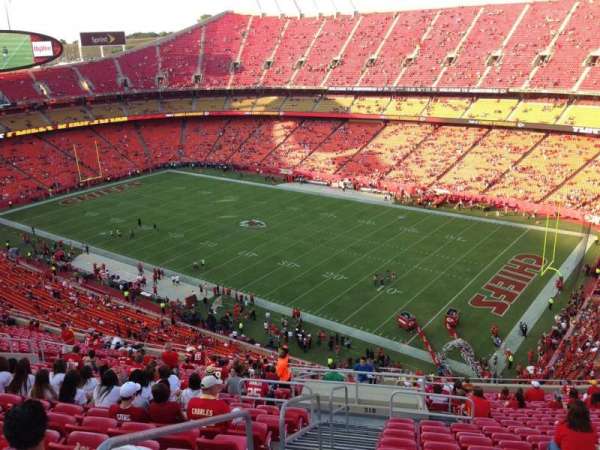 Arrowhead Stadium, section: 318, row: 27, seat: 28