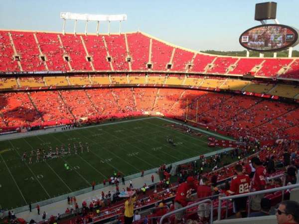 Arrowhead Stadium, section: 326, row: 16, seat: 12