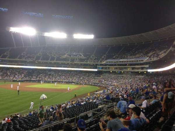 Kauffman Stadium, section: 208, row: FF, seat: 25