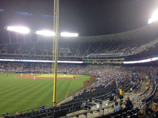 Kauffman Stadium, section: 206, row: HH, seat: 11