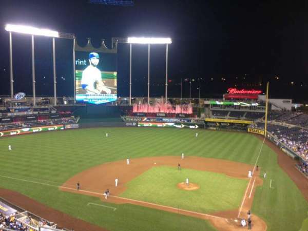 Kauffman Stadium, section: 415, row: H, seat: 10