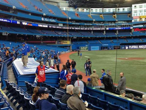 Rogers Centre, section: 123R, row: 11, seat: 2