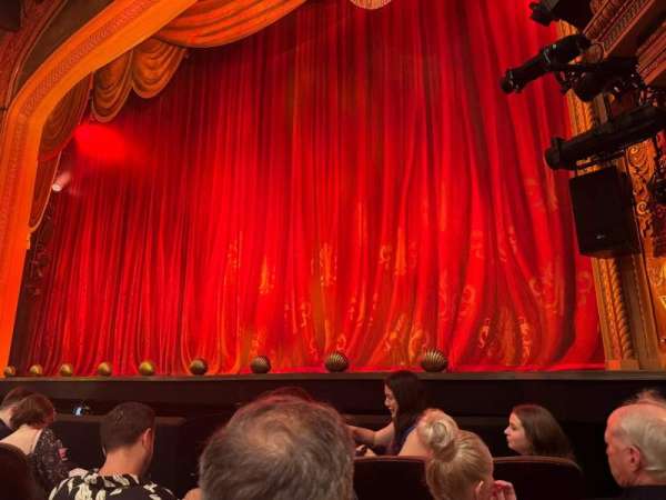 Todd Haimes Theatre, section: Orchestra R, row: D, seat: 8