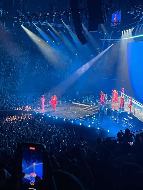 Accor Arena, section: GRADIN G, row: 7, seat: 18