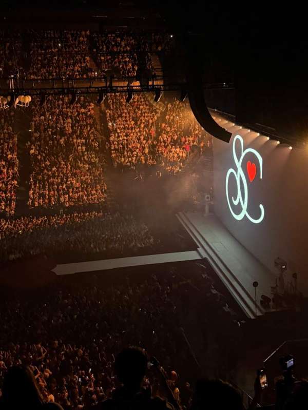 Accor Arena, section: Balcon F, row: 85, seat: 31