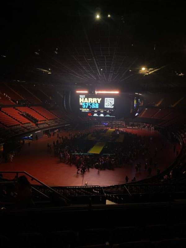 Kia Forum, section: 202, row: 7, seat: 4
