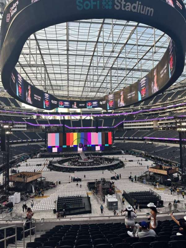 SoFi Stadium, section: 232, row: 14, seat: 19