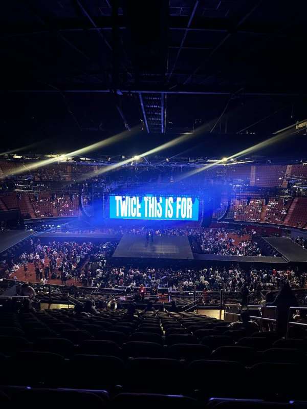 Kia Forum, section: 227, row: 18, seat: 11