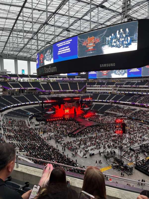 SoFi Stadium, section: 330, row: 4, seat: 8
