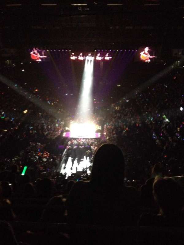 Uber Arena, section: 411, row: 11, seat: 19