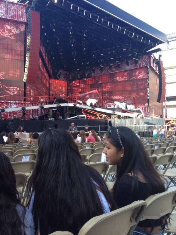 MetLife Stadium, section: Floor 5, row: 12, seat: 20