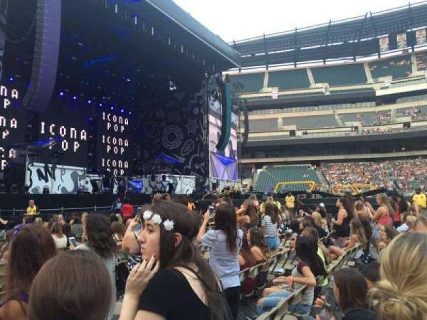 Lincoln Financial Field, section: Floor 2, row: 15, seat: 24