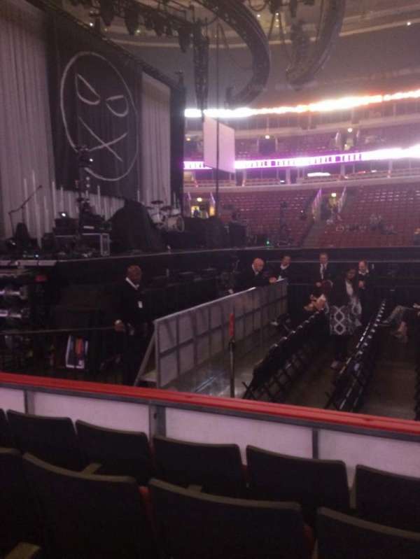 United Center, section: 113, row: 4, seat: 8