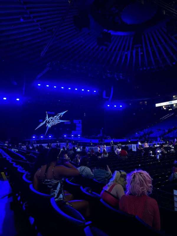 Oakland Arena, section: 113, row: 2, seat: 5